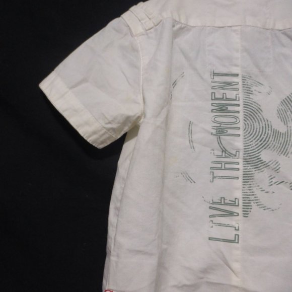 GUESS, full snap button front short sleeve shirt, Live The Moment print on back - Picture 10 of 12